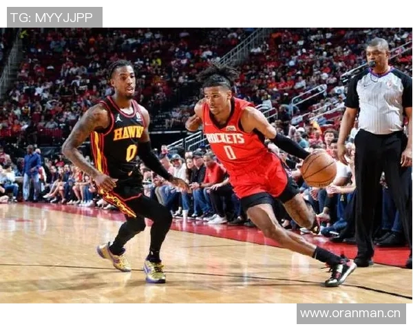 以控球后卫为核心构建篮球战术体系提升球队进攻效率的策略分析